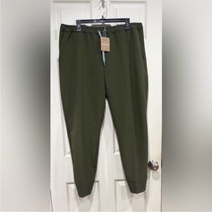 Patagonia Women's XL R2 CrossStrata Pants Pine Needle Green Inseam 29" NWT